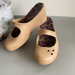 Crocs Casey Mary Jane Wedge Nude Size 9 ECU